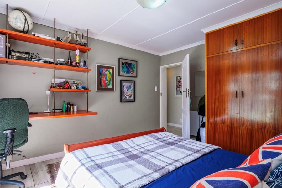 4 Bedroom Property for Sale in Glen Barrie Western Cape